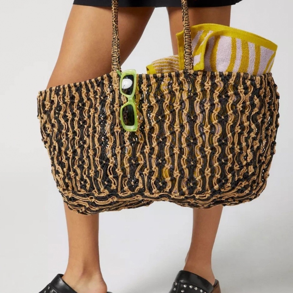 UO Woven Straw Tote Bag